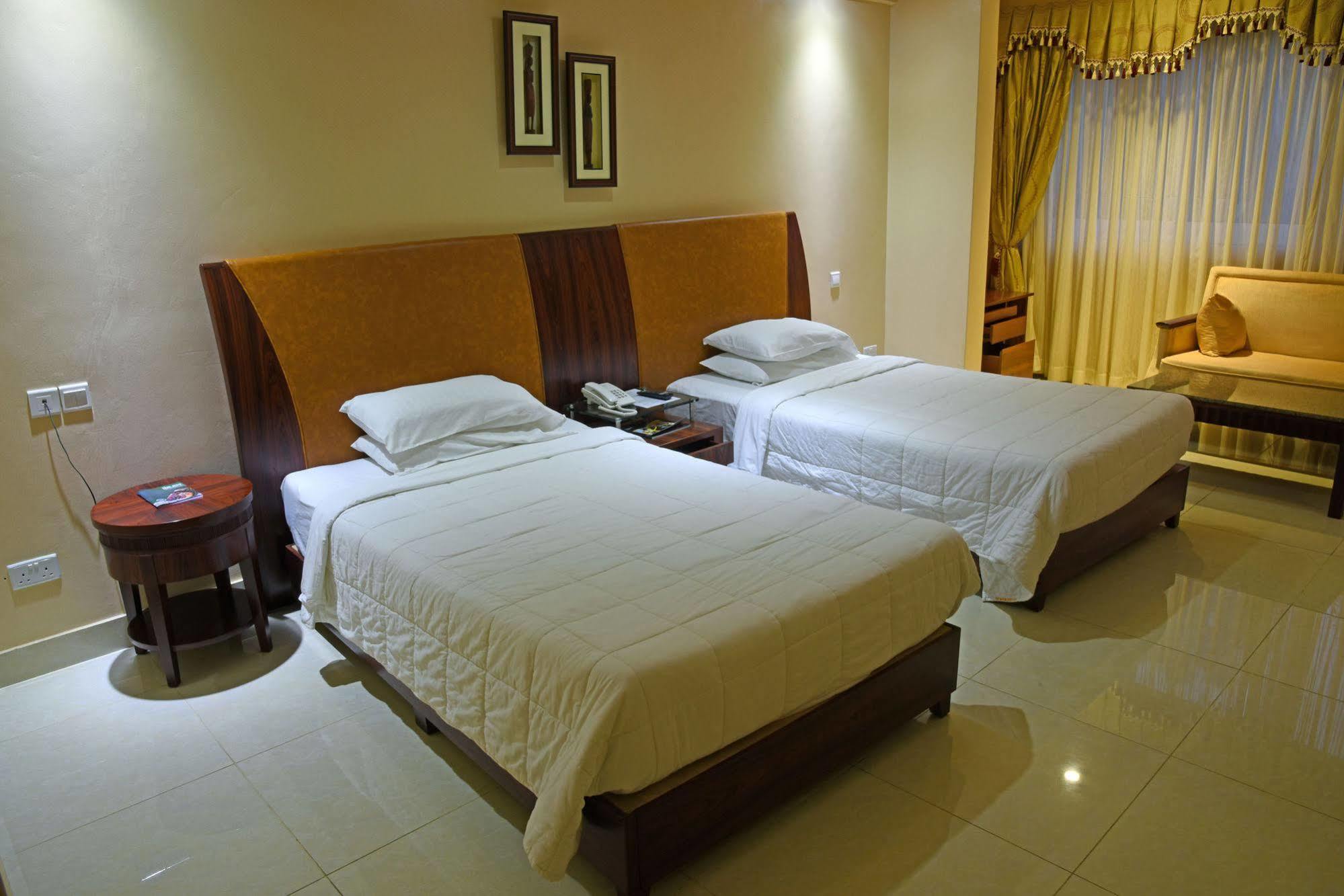 Imperial Golf View Hotel Entebbe Kültér fotó